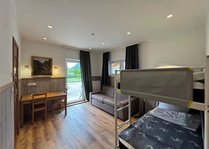 Gg Self-stay 加爾米施-帕滕基興