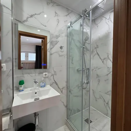 Gg Self-stay Apartahotel